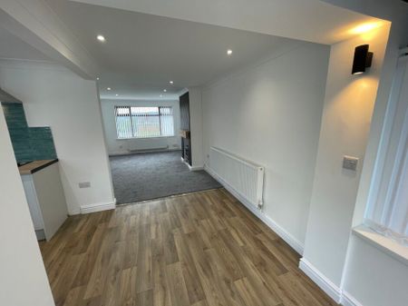 Castle Drive, Neath, SA11 - Photo 3