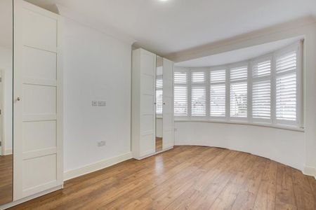 4 bedroom semi-detached house to rent - Photo 4