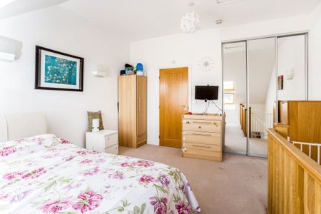 3 bedroom end of terrace house to rent - Photo 4