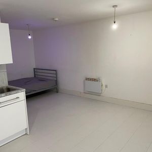 Studio to rent - Photo 2