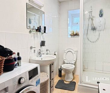 1 bedroom apartment to rent Cresta Court, 3 Crescent Road, Bournemo... - Photo 6