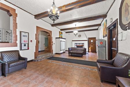 Granada Apartments - Photo 5