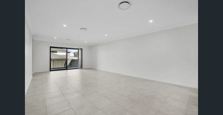 Modern Family Living with Spacious Interiors in a Convenient Location - Photo 2