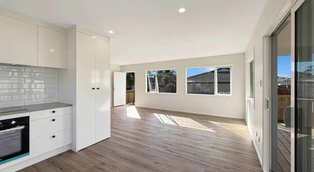 Experience Modern Living in a Free-Standing, N... - Photo 2