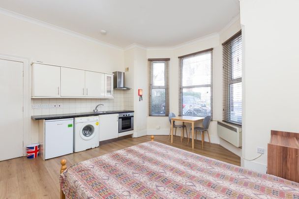 Studio Flat, Woodside Park Road, N12 - Photo 1