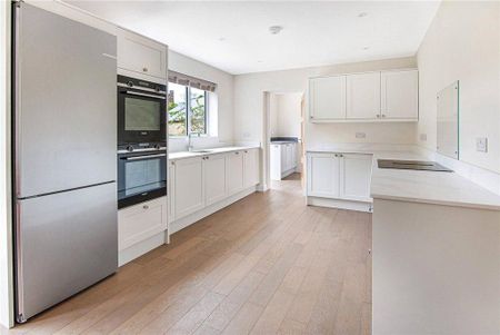 4 bedroom detached house to rent - Photo 4