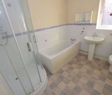 2 Bedroom Terraced House - Photo 4