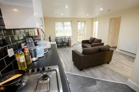 4 bedroom house to rent - Photo 3