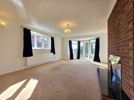 3 Bed Bungalow - Photo 2