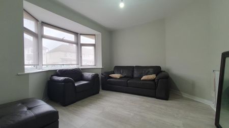 3 bedroom semi-detached house to rent - Photo 2