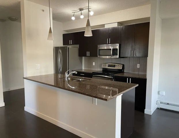 Top Floor Corner 2 Bedroom 2 Bath w/West Facing Balcony Only 1 neighbouring wall — 2 Bedrooms Condo Unit - Photo 1