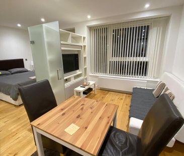 Studio to rent - Photo 2