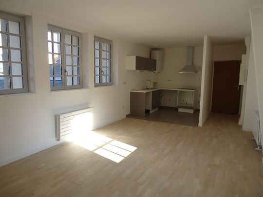 Location Appartement 4 pièces 81m² NEVERS 58000 - Photo 1