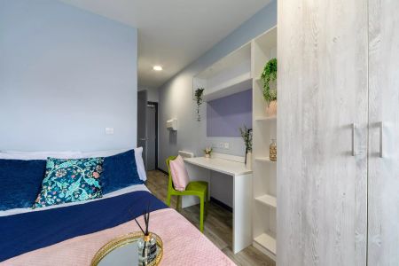 Silver Ensuite - Photo 2