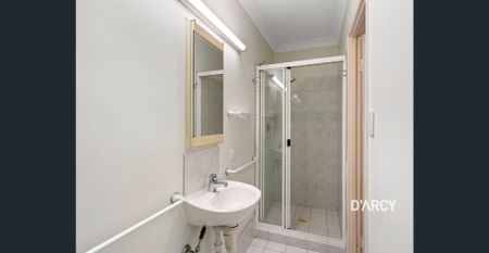 Elevated family haven in quiet cul-de-sac - Photo 3