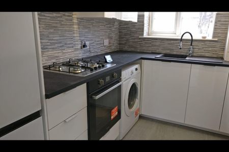 3 Bed Flat, High Road, N12 - Photo 2