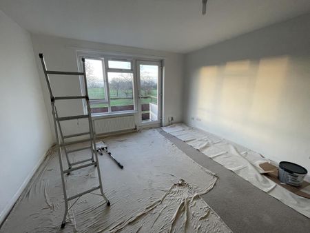 2 bedroom flat to rent - Photo 2