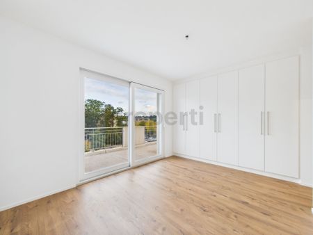 Attique d'exception, 3.5p, 91m², dernier étage avec terrasse de 95m² + vue dégagée et grand garage box - Photo 2
