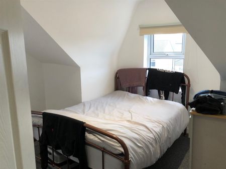 Flat 3, 6 Roman Grove, Leeds, LS8 2DT - Photo 3