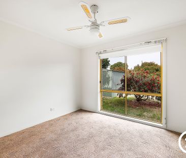 Like New - Immaculate Established Family Home - Photo 5