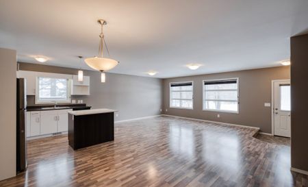 222 Maple Avenue, Mitchell, MB - Photo 2