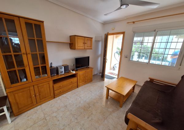 Ref.7505 2-Bedroom Apartment Just 300m from the Beach