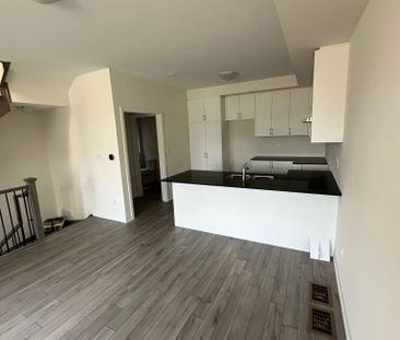 For Lease - 23 Bluebird Lane, Barrie, Ontario - Photo 5