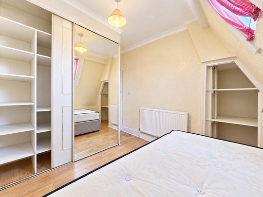 1 bedroom in a flat share to rent - Photo 1