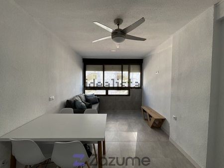 Alquiler de piso en Avenida de las Sirenas - Photo 3