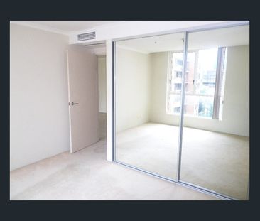 Unfurnished 1 bedroom Apt in the Landmark. Spacious One bedroom in ... - Photo 3