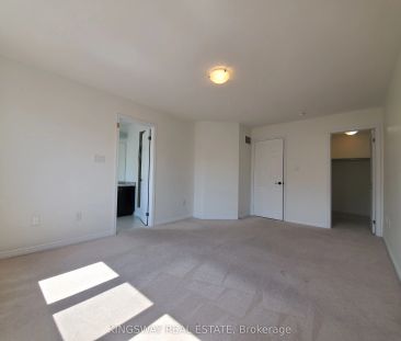 593 Remembrance Road #upper - Photo 4