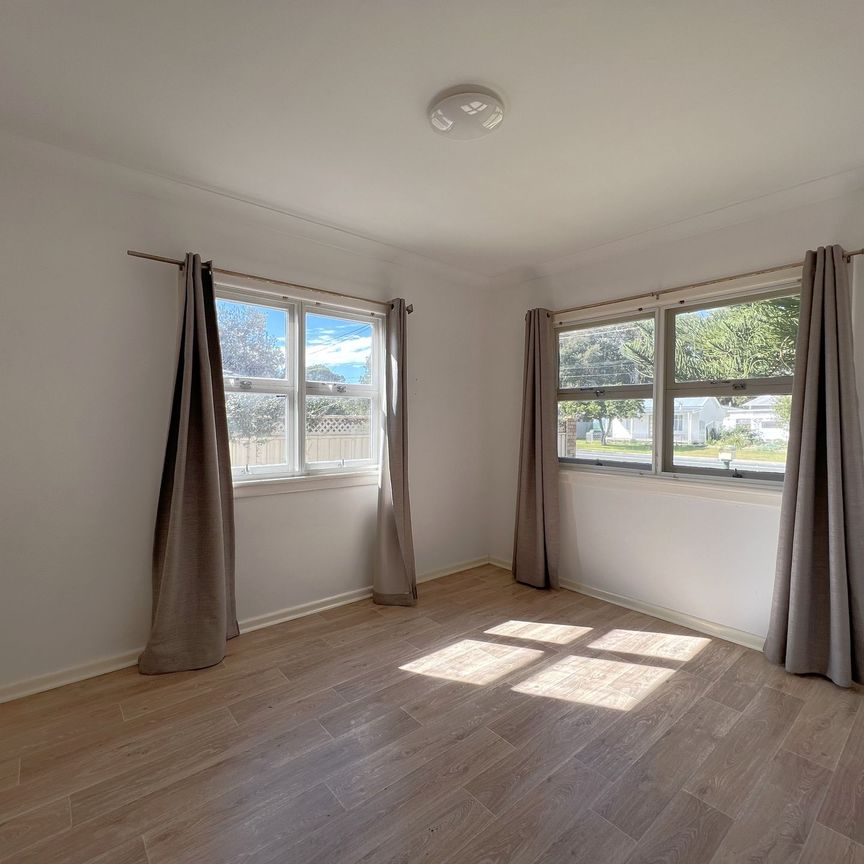 Cozy Cottage in great location! - Photo 1