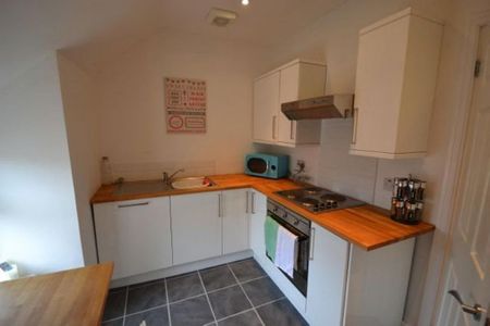 2 bedroom flat to rent - Photo 3