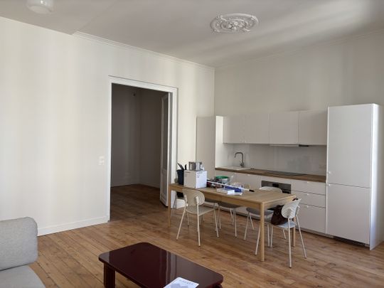 Location Appartement 3 pièces 70m² BORDEAUX 33300 - Photo 1