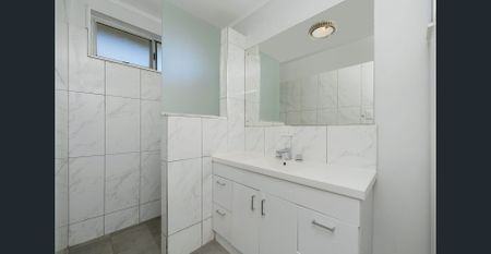 Spacious Family Home in Prime Kirwan Location - Photo 4