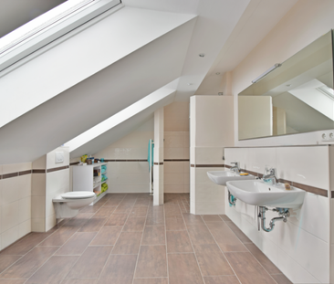 Für höchste Ansprüche: „Großzügige Dachgeschoss-Wohnung in der Vill... - Photo 4