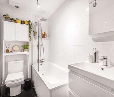 Highbury New Park, Highbury, London, N5 - Photo 1