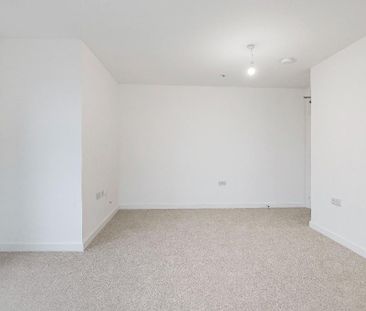 2 bedroom ground floor flat to rent - Photo 3