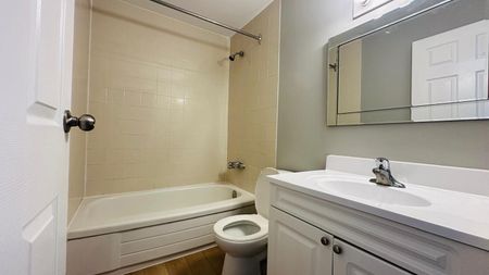 For Lease - 1200 COURTLAND Avenue Unit# 2, Kitchener, Ontario - Photo 2