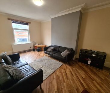4 Bed - 29A Otley Road, Headingley, Leeds - LS6 3AA - Student - Photo 1