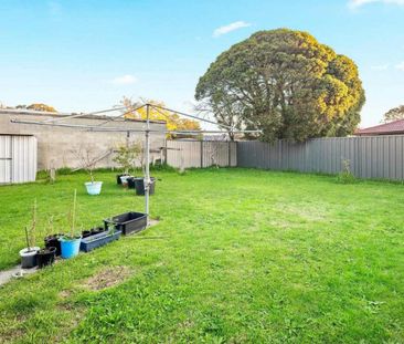 5 Silvan Grove, Hampton Park VIC - Photo 3