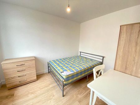 9 bedroom semi-detached house to rent - Photo 5