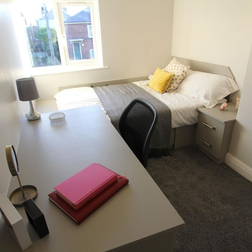 5 Stanmore Grove Leeds - LS4 2RJ - Photo 1