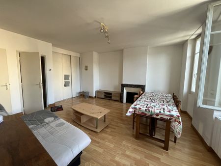 Location Appartement 1 pièce 32m² ARGENTON SUR CREUSE 36200 - Photo 2
