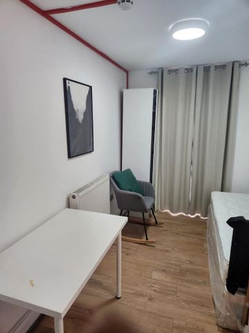 1 bedroom in a house share to rent - Photo 2