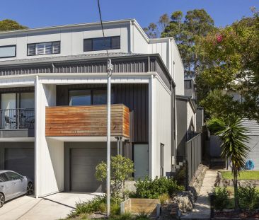 3 Bedroom Townhouse - Photo 3