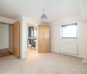 SUTTON HARBOUR - Photo 1