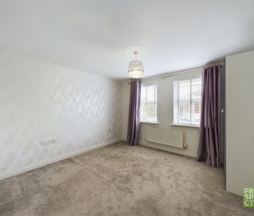 5 bedroom House in Drifters Drive, Camberley - Photo 5