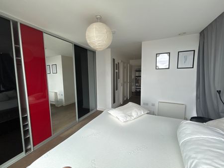 3 Bed Flat, Islington Wharf, M4 - Photo 5