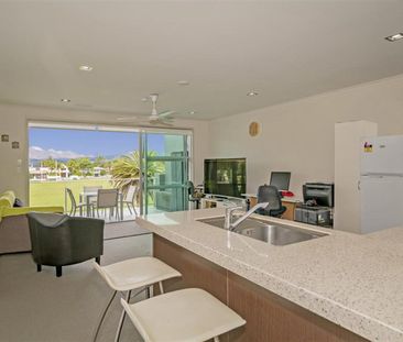 Modern Living in Marina Park - Photo 2